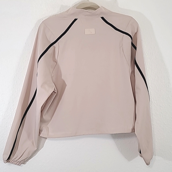 JoyLab Cropped Cream/Black Lightweight Pullover Long Sleeve Kangaroo Pocket, M - Picture 3 of 5